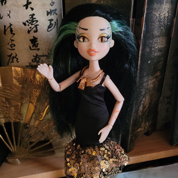 Bratzillas Other - Bratz Bratzillaz Back to Magic Victoria Antique Doll 2013 MGA